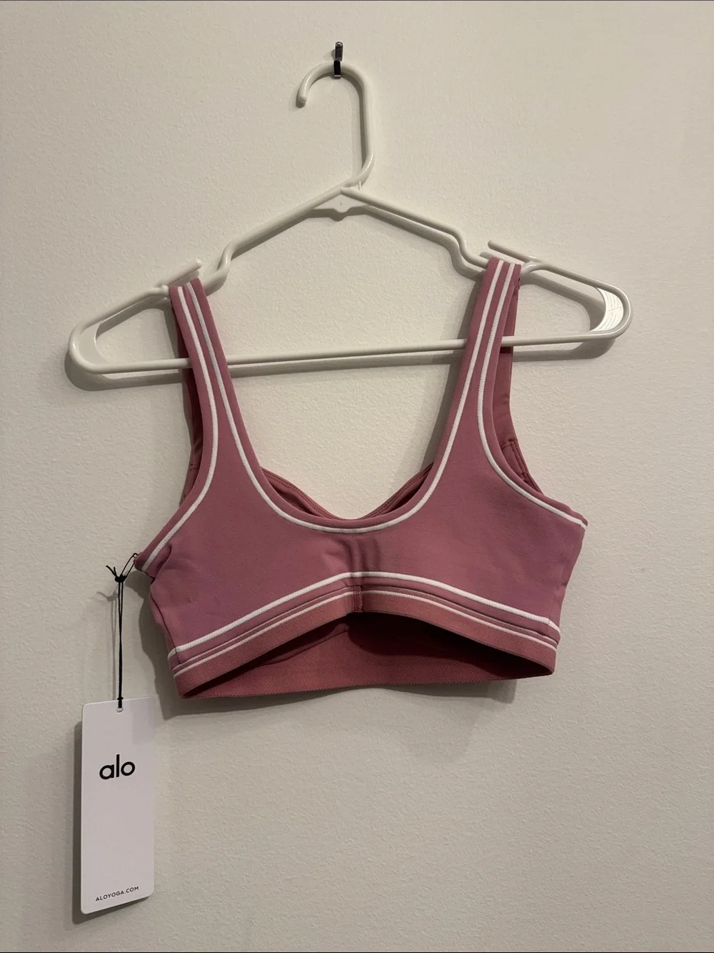 ALO Yoga Airbrush Heartthrob Pink Sports Bra